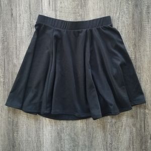 Maurice's black skirt